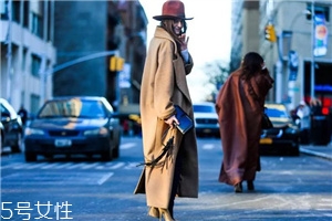 小個(gè)子適合穿過(guò)膝大衣嗎？這樣穿分分鐘視覺(jué)增高