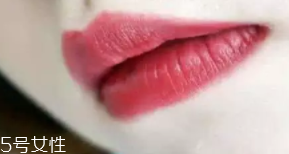 啞光唇色不適合哪類人？唇薄避免使用啞光色