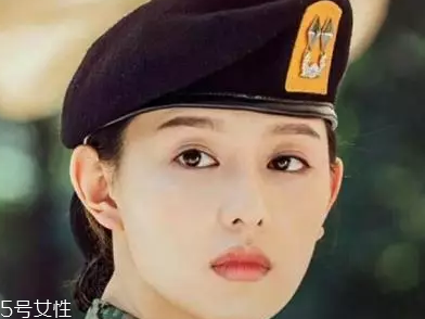 薄唇怎么畫唇妝？利用技巧打造完美唇色