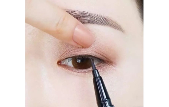 豆沙色眼妝怎么畫？超受歡迎的空氣眼妝畫法