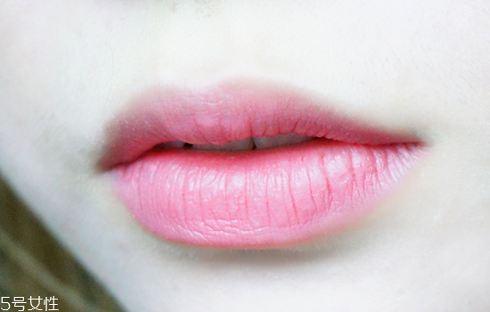 西柚色眼影怎么畫(huà)？教你畫(huà)高冷女神妝容