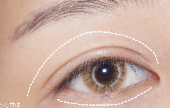 大地色眼影是什么顏色？上班族大眼妝教程