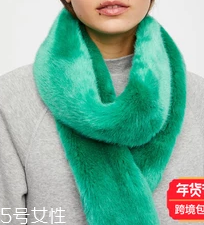 冬天圍巾什么顏色好看？為你推薦經(jīng)典款圍巾