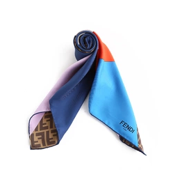 冬天圍巾什么顏色好看？為你推薦經(jīng)典款圍巾