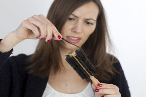 女人為什么經(jīng)常掉頭發(fā)？從根本找原因