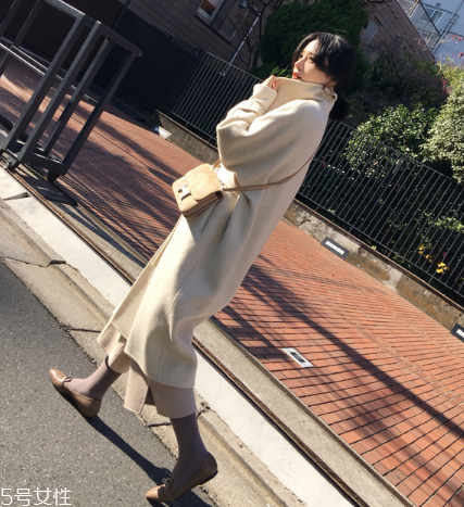 大衣是羊毛的好還是羊絨的好？這兩種材質(zhì)千萬要分清