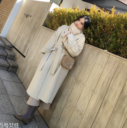 大衣會(huì)越穿越大嗎？一定要注意這幾個(gè)壞習(xí)慣