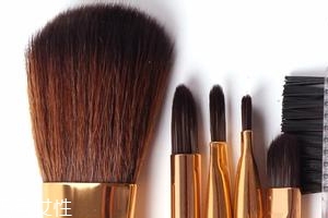 化妝刷買回來要洗嗎？為了衛(wèi)生要清洗