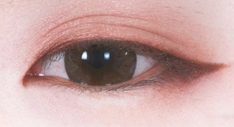 眼線筆可以用什么代替？手邊沒有眼線筆可以這樣做