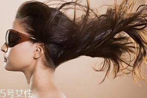 護發(fā)素常用成分是什么？護發(fā)素并不能修護頭發(fā)