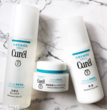Curel乳霜早晚都能用嗎？夜間用最好