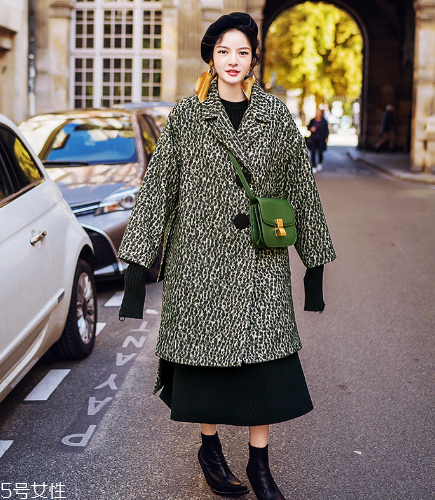 豹紋外套如何搭配？這樣穿絕對時髦感爆棚