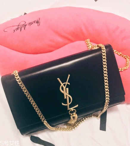 ysl流蘇包一共幾個尺寸？吸睛百分百的超級網(wǎng)紅