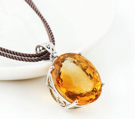 黃水晶可以戴著睡覺嗎？這些情況下不適合佩戴