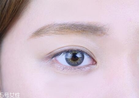 西柚色眼影怎么畫(huà)？教你畫(huà)高冷女神妝容