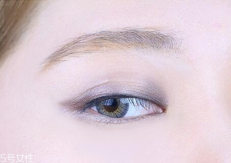西柚色眼影怎么畫(huà)？教你畫(huà)高冷女神妝容