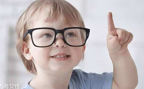 哪些因素會影響寶寶的視力？8大因素需注意