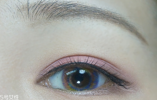 粉棕色眼妝怎么畫？蜜桃妝畫法