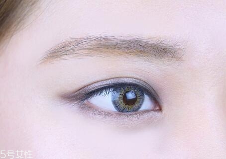 西柚色眼影怎么畫(huà)？教你畫(huà)高冷女神妝容