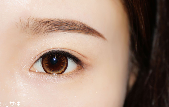 2018秋冬酒紅色眼妝怎么畫？神秘又有女人味的妝容