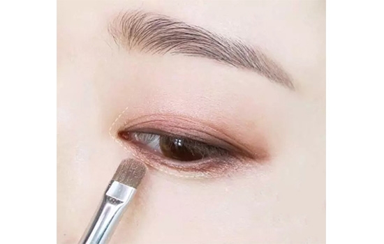 豆沙色眼妝怎么畫？超受歡迎的空氣眼妝畫法