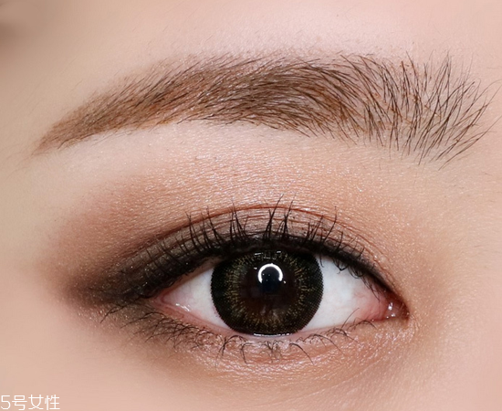 大地色眼影是什么顏色？上班族大眼妝教程