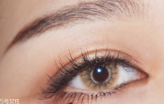 大地色眼影是什么顏色？上班族大眼妝教程