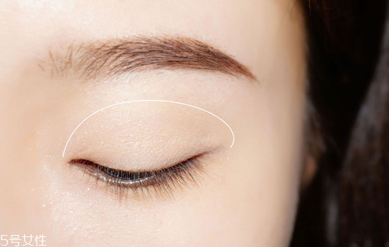 2018秋冬酒紅色眼妝怎么畫？神秘又有女人味的妝容