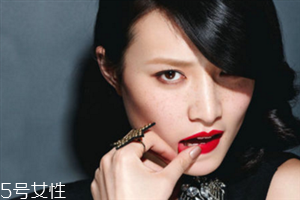 個(gè)性壞女孩妝容教程 學(xué)會快速化妝 個(gè)性壞女孩妝容教程 學(xué)會快速化妝