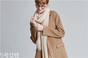 大衣上有膠印怎么去除？這樣做膠漬統(tǒng)統(tǒng)都不見