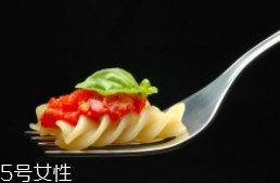 鋅對(duì)肌膚有哪些作用？鋅有助于防曬和抗衰老