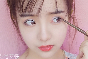 眼線(xiàn)膠筆和眼線(xiàn)液筆哪個(gè)好？看看兩者區(qū)別