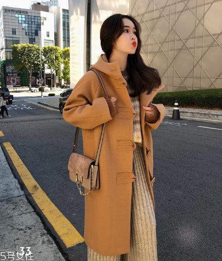 大衣干洗一次多少錢？不同地區(qū)收費不同