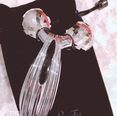 范爺同款Rafa按摩滾輪需要插電嗎？太陽能發(fā)電