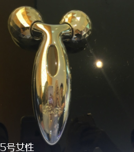 范爺同款Rafa按摩滾輪需要插電嗎？太陽能發(fā)電