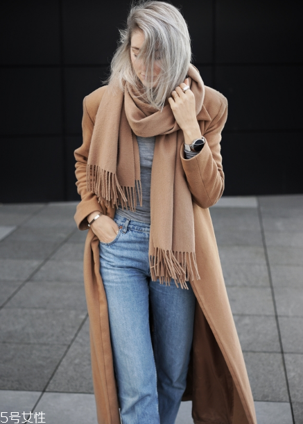 卡其色大衣配什么顏色圍巾？小搭配大心機(jī)