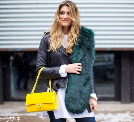 皮草披肩怎么搭配？分分鐘撩倒男神