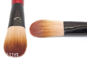 底妝工具該怎么選？干皮適合刷子