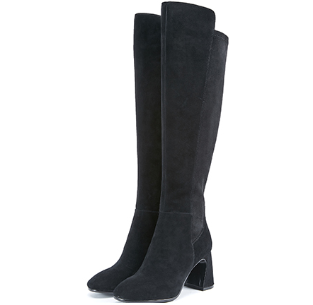 冬天過(guò)膝靴怎么搭配衣服？這個(gè)冬天酷炸天