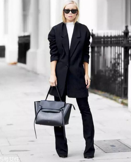 celine鯰魚包專柜價(jià)格 跟著超模買準(zhǔn)沒錯