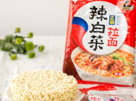 辛拉面多少錢一包？辛拉面價(jià)格有點(diǎn)偏貴