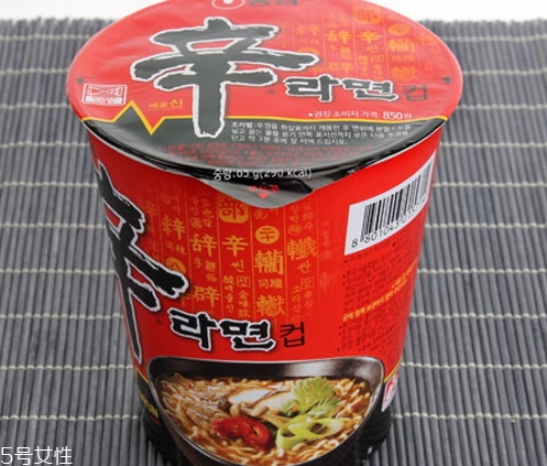 辛拉面多少錢一包？辛拉面價(jià)格有點(diǎn)偏貴