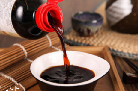 開眼角后多久可以吃辣？開眼角后不宜吃過多醬油