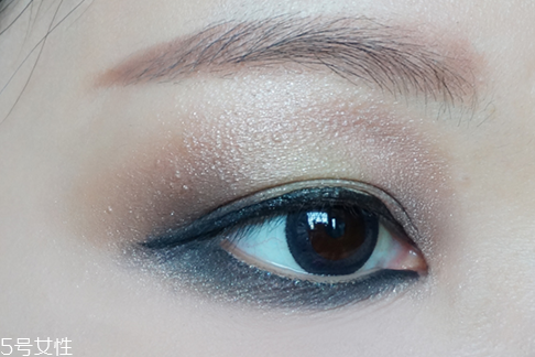 個(gè)性壞女孩妝容教程 學(xué)會快速化妝 個(gè)性壞女孩妝容教程 學(xué)會快速化妝