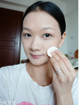 個(gè)性壞女孩妝容教程 學(xué)會快速化妝 個(gè)性壞女孩妝容教程 學(xué)會快速化妝