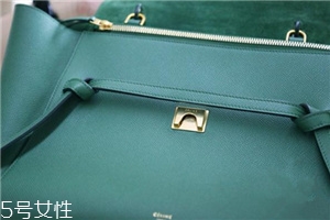 celine鯰魚包怎么打開？個大量輕難怪超模都愛它