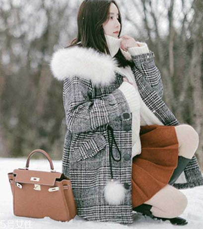 怎么挑選格子大衣？穿對(duì)了氣質(zhì)女就是你