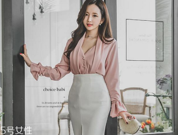 怎么選擇適合自己的襯衫？穿對(duì)了顯年輕