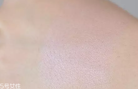 新手適合用什么高光？粉色珠光最好