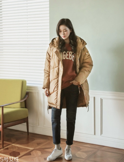 卡其色棉服怎么搭配？盡顯冬日氣質(zhì)范兒